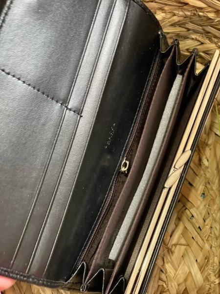 Жіночий гаманець з пористої еко-шкіри чорного кольору 32486