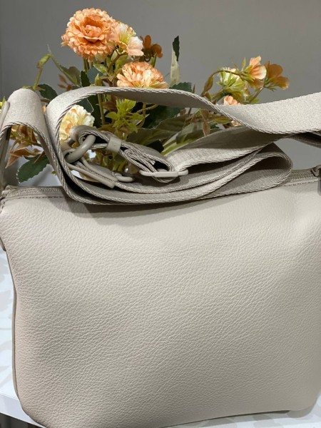 Жіноча базова сумка через плече з еко-шкіри бежевого кольору 32516