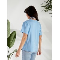Базова жіноча футболка з малюнком блакитного кольору 32522