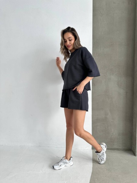 Повсякденний жіночий костюм із шортами графітового кольору 32535