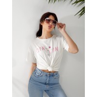 Жіноча футболка з малюнком молочного кольору 32553