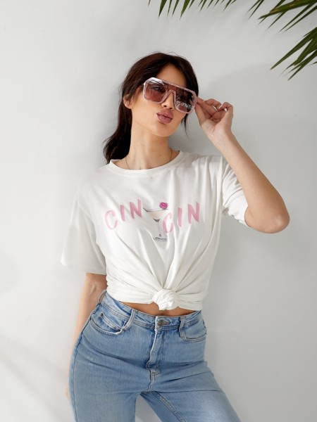 Жіноча футболка з малюнком молочного кольору 32553