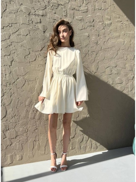 Легкое платье мини с открытой спинкой молочного цвета 32557