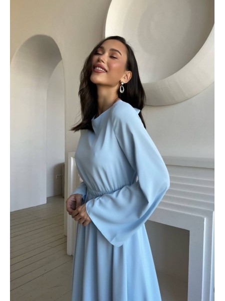 Легкое платье миди с открытой спинкой голубого цвета 32562