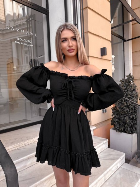 Муслинова сукня міні з рюшами чорного кольору 32566