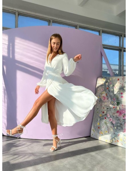 Легкое платье на запах молочного цвета 32577