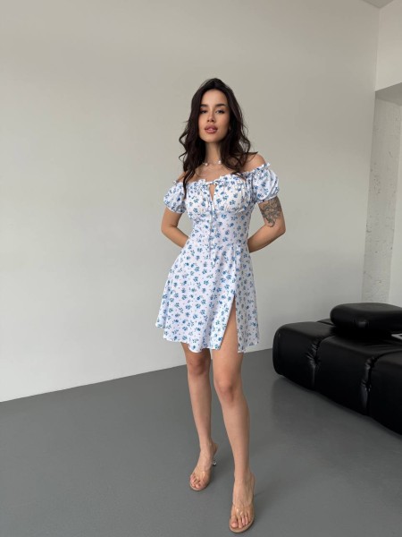 Легкое платье мини с разрезом молочного цвета 32583