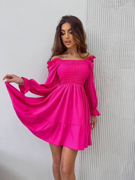 Легка міні сукня з відкритими плечима малинового кольору 32590