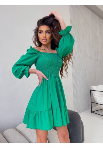 Легка міні сукня з відкритими плечима зеленого кольору 32591