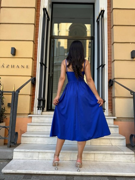 Легкое платье на бретельках синего цвета 32595