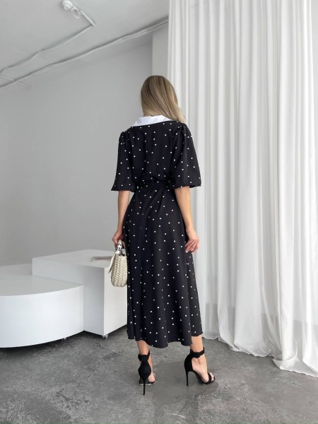 Легка сукня міді на ґудзиках із поясом у горох чорного кольору 32649