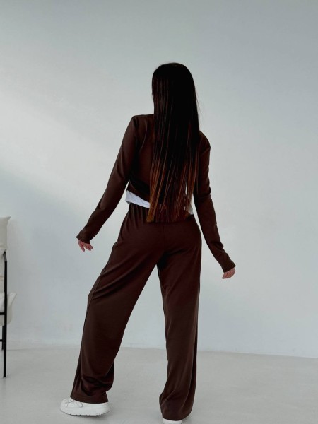 Жіночий прогулянковий костюм коричневого кольору 32655