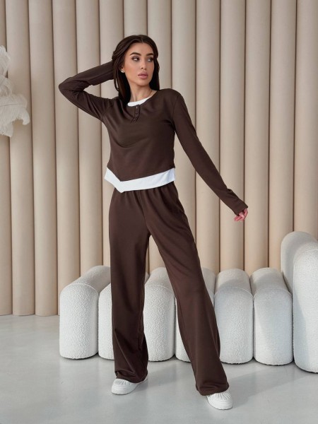 Жіночий прогулянковий костюм коричневого кольору 32655