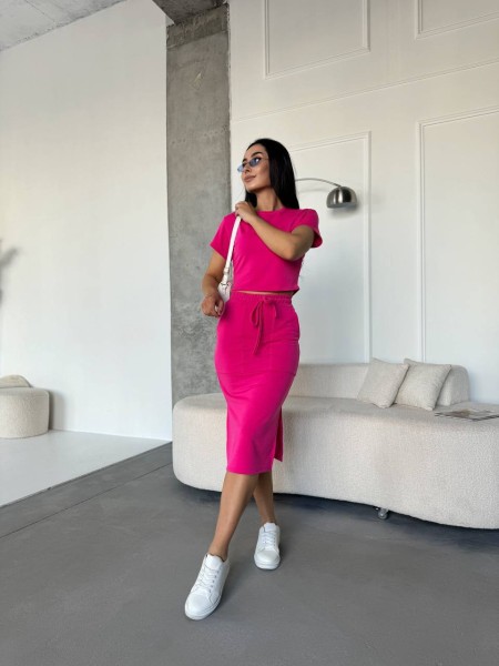 Жіночий повсякденний костюм (футболка+спiдниця) малинового кольору 32675