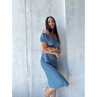 Легка сукня з розрізом у горох блакитного кольору 32718