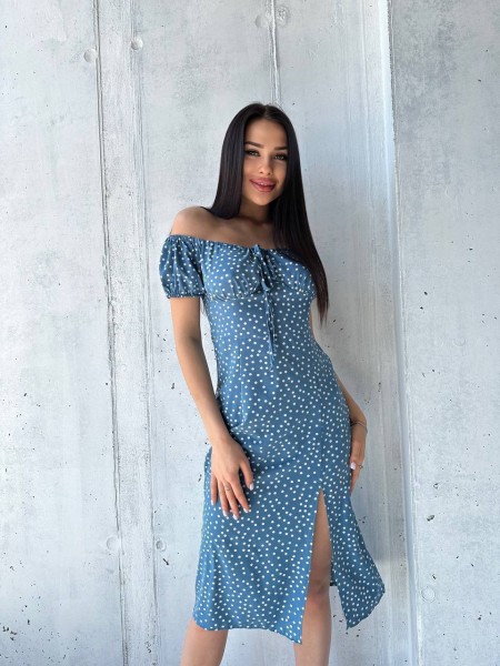 Легкое платье с разрезом в горох голубого цвета 32718