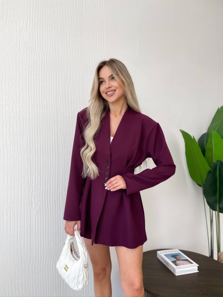 Класичний жіночий костюм (шорти+піджак) бордового кольору 32774