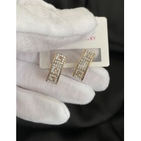 Сережки прямокутні з камінням золотого кольору англійський замок 32779