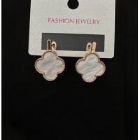 Серьги белый клевер золотого цвета английский замок 32809