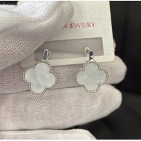 Серьги белый клевер серебряного цвета английский замок 32810