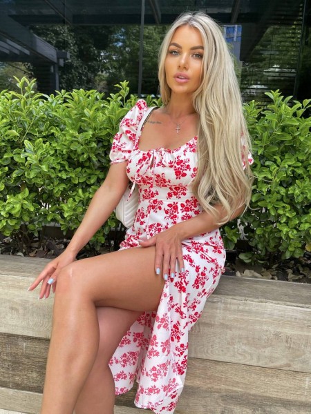 Універсальна сукня міді молочного кольору 32834