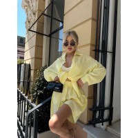 Жіночий льняний костюм з шортами жовтого кольору 32863