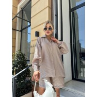 Жіночий льняний костюм з шортами бежевого кольору 32864