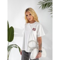 Женская футболка с надписью молочного цвета 32875
