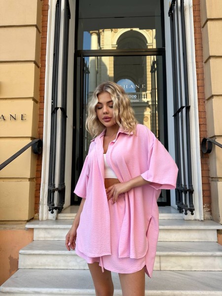 Жіночий легкий костюм з шортами рожевого кольору 32899