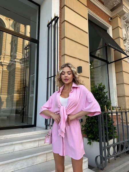 Жіночий легкий костюм з шортами рожевого кольору 32899