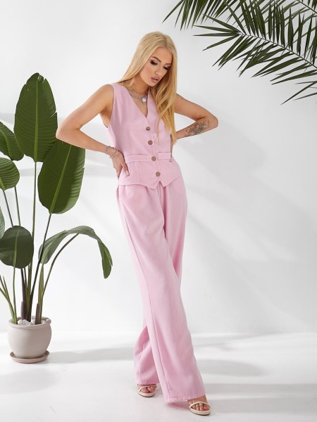 Жіночий класичний костюм рожевого кольору 32925