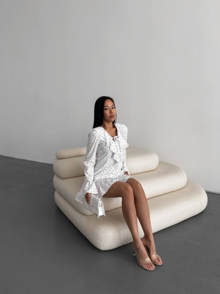 Легка сукня міні з воланами у квітку молочного кольору 32930