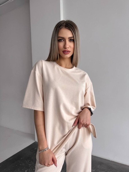 Жіночий спортивний костюм бежевого кольору 32946