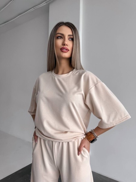 Жіночий спортивний костюм бежевого кольору 32946