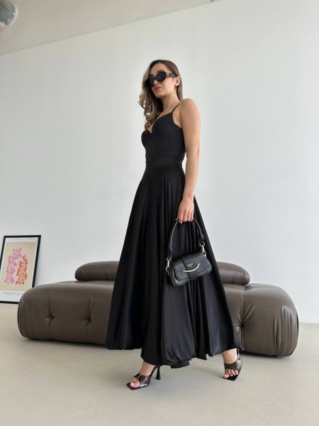 Довга шовкова спідниця чорного кольору 32980
