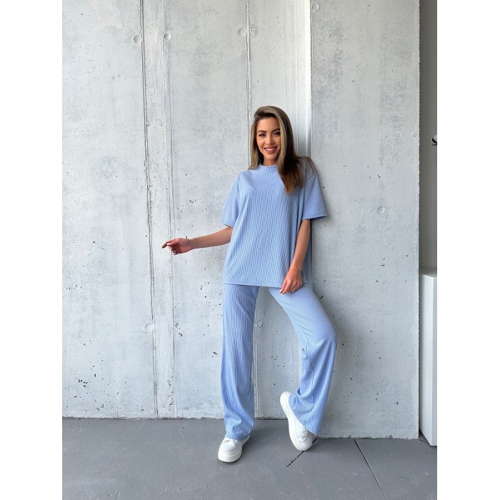 Жіночий прогулянковий костюм блакитного кольору 33000