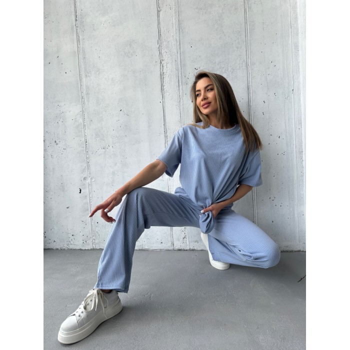 Жіночий прогулянковий костюм блакитного кольору 33000