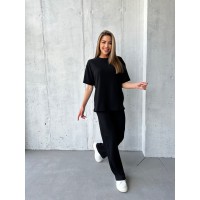 Жіночий прогулянковий костюм чорного кольору 33001