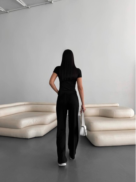 Жіночий легкий прогулянковий костюм чорного кольору 33003