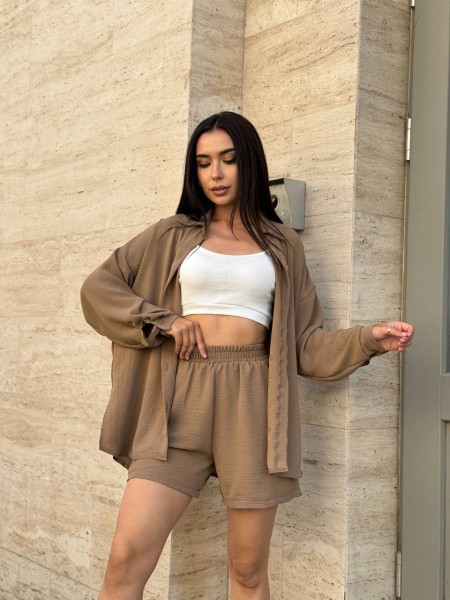 Жіночий прогулянковий костюм з шортами кавового кольору 33013