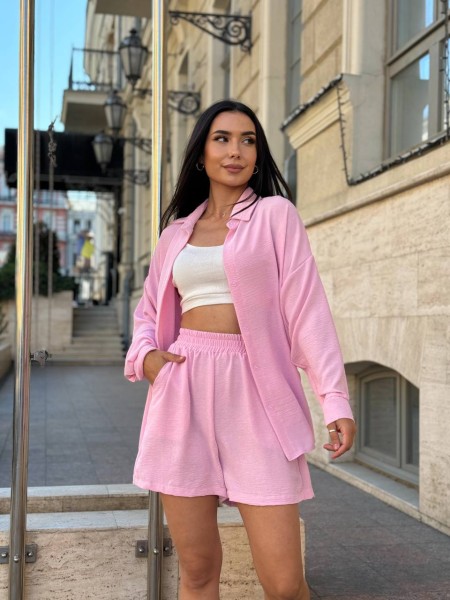 Жіночий прогулянковий костюм з шортами рожевого кольору 33019