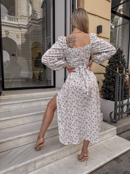 Легка сукня міді з розрізом молочного кольору 33023