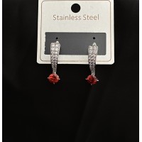 Сережки з червоним каменем срібного кольору 33036
