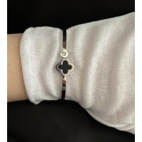 Браслет - манжет Конюшина з каменем срібного кольору 33049