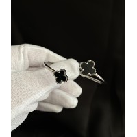 Браслет - манжет дві Конюшини срібного кольору 33051