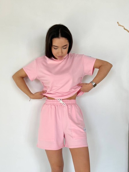 Жіночий літній костюм із шортами рожевого кольору 33096