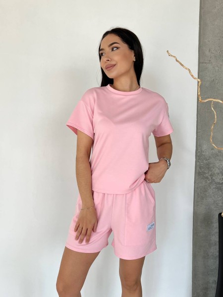 Жіночий літній костюм із шортами рожевого кольору 33096