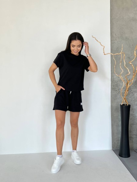 Жіночий літній костюм із шортами чорного кольору 33098