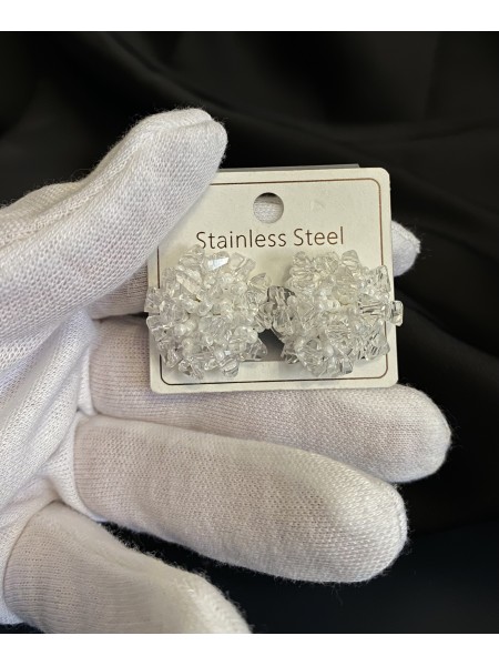 Сережки з бісером білого кольору 33125