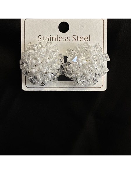 Сережки з бісером білого кольору 33125